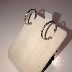 VTG Sterling Silver Criss Cross Engraved Design Hoops Earrings 1”